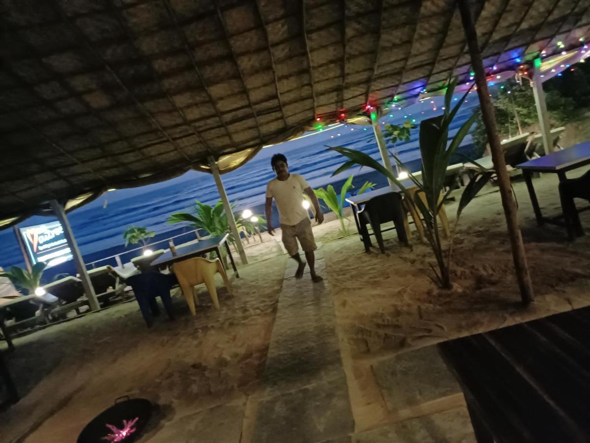Shantaram Beach Huts Arambol Eksteriør billede
